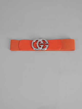 OFF#DLY Gürtel GG orange/silber mit elastischem Material und glänzender silberner GG-Schließe, flach auf hellem Hintergrund präsentiert. Perfekt für die Taille, bietet Stil und Funktionalität.