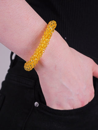 OFF#DLY Armband Scarlett sun aus Glas mit elastischem Gummiband, ca. 1 cm Durchmesser. Schlichtes Design, ideal für Alltag und besondere Anlässe, hergestellt von MR.H SRL, Italien.