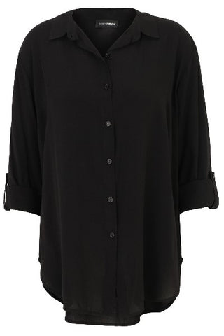 Doris Streich Bluse 237.131 black, eine schwarze Langbluse mit Knopfleiste, Kragen und langen Ärmeln, aus 100% Viskose hergestellt.