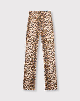 Alix Rib Flared Pant animal, eine Hose mit Leopardenmuster, aus weichem Ripp-Jersey, ausgestellte Passform, hohe Taille, ohne Verschluss, ideal kombiniert mit passendem Oberteil und oversized Blazer.