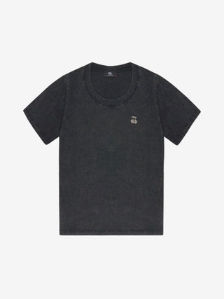 Schwarzes LTC Tee Hagri mit Ton-in-Ton-Logo aus Strasssteinen und Kirschendruck auf der linken Brust, Rundhalsausschnitt, kurze Ärmel, gerade Passform.