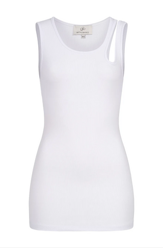 Gitta Banko Monique Top weiß, ein enges Ripptop mit Cut-out-Design und grauem Saum, auf einem weißen Hintergrund präsentiert. Ideal für einen modischen, lässigen Look. Beachte: Fällt klein aus.