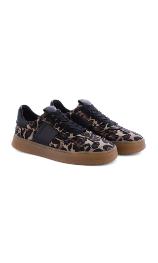 Kennel & Schmenger GAZ Leo Silk Nappa Sneaker mit feinem Leo Satin und Nappaleder, runde Zehenkappe, profilierte Gummilaufsohle und Lederinnensohle, präsentiert sich als moderner Sneaker mit sportlichem Design.