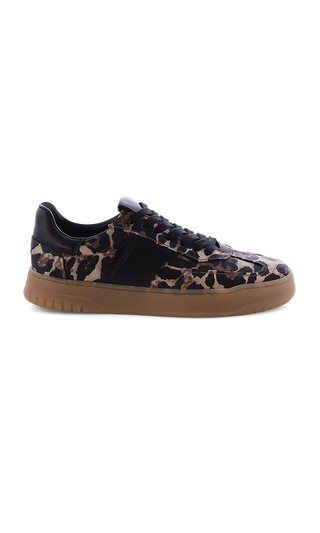 Sneaker Kennel & Schmenger GAZ Leo Silk Nappa mit rundem Zehenkappe, feinem Leo Satin und Nappaleder. Profilierte Gummilaufsohle und Lederinnensohle sorgen für modernen Look und Komfort. Plateauhöhe 25 mm.