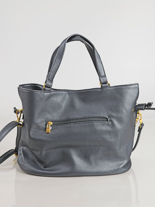 Enrico Coveri Shopper black: Elegante schwarze Handtasche mit silbernem Reißverschluss und verstellbarem Schulterriemen, aus weichem Kunstleder. Ideal für stilbewusste Trägerinnen, bietet ausreichend Stauraum.