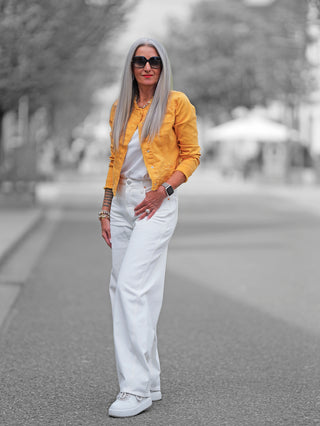 OFF#DLY Denim Style Jacket Orange: Kurz geschnittene Jacke mit offenem Kantenlook, Rundhalsausschnitt und Ziertaschen, ideal für urbane Sommeroutfits.