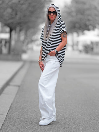 OFF#DLY Ringel m. Kapuze white/black: Gestreiftes Kurzarm-Shirt mit Kapuze, geradem Schnitt und Tunnelzug, aus weicher Baumwolle, einheitsgröße, gefertigt in Italien, ideal für lässige, maritime Looks.