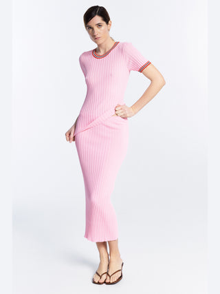Lumina Strickshirt pink: Feingeripptes Kurzarm-Top mit sportlicher Eleganz, Rundhalsausschnitt und Ärmelsäumen in Kontraststreifen. Elastisch für figurbetonten Sitz, passend von Größe 34 bis 40.