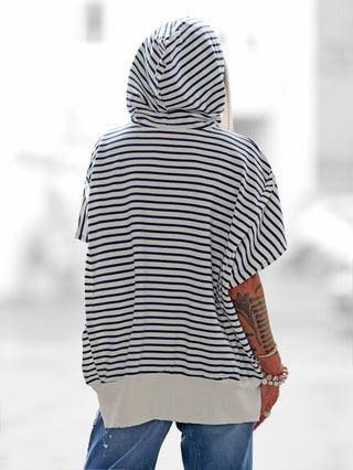 OFF#DLY Sweater Dina weiß/blau, oversized Kurzarm-Hoody mit navy Streifen und neongelben Kordeln, weich aus 100% Baumwolle, lässiger Look mit Kapuze und weitem Schnitt, Einheitsgröße bis Größe 44.