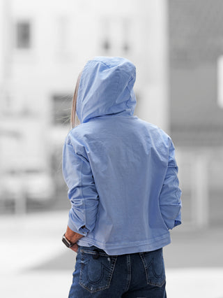 OFF#DLY Jacke Capri lightblue, sportliche Sweatjacke mit Kapuze, verkürzt, Druckknöpfe, aufgesetzte Brusttaschen, ideal für Casual-Looks, aus softem Baumwollmix, perfekt für Übergangszeit.