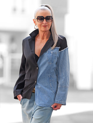 OFF#DLY Blazer Lazise black denim: Asymmetrischer Damenblazer aus schwarzem Denim-Baumwollmix, schmal geschnitten, ideal für modische Streetstyle-Looks, empfohlen für Größen bis 40.