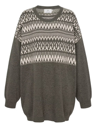Der Gitta Banko Pulli Genevieve army zeigt ein heathered graues, langärmliges Design mit cremefarbenem, Fair Isle-Muster auf Brust und Armen, ideal für urbane, kühle Tage.