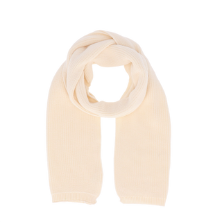Halsüberkopf Strickschal Rippe sahne: Ein cremefarbener, gestrickter Winterschal aus 100% Bio-Baumwolle, elegant drapiert mit einem Schlaufenende oben und zwei losen Enden nach unten. Größe: 32 x 175 cm.