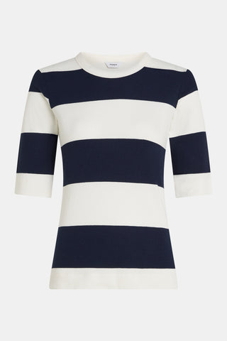 Penn&Tee Stripe zeigt ein Damen-Rippenstricktop mit kräftigen Querstreifen. Es hat einen Rundhalsausschnitt, dreiviertellange Ärmel und eine schmale Passform, die den modernen Look unterstreicht.