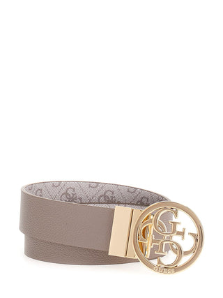 Guess Noelle Belt DKO: Taubefarbener Leder-Mix-Gürtel mit runder, goldfarbener 4G-Logo-Schnalle aus ineinander greifenden Buchstaben GUESS, verstellbar und wendbar mit dezentem Guess-Monogramm auf der Rückseite.