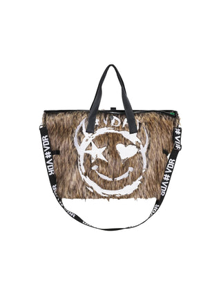 #VDR Rambo Bag mink: Rechteckige Tote-Tasche aus braunem Kunstfell mit großem Smiley-Print vorn, Doppelhenkel, abnehmbarem Schultergurt und Reißverschluss oben. Ideal für urbanen, modischen Stil.