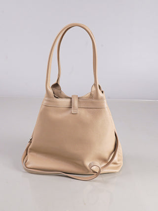 OFF#DLY Leder Tasche beige: Slouchy beige Ledertasche mit zwei Henkeln und abnehmbarem Schulterriemen, Karabiner-Innenverschluss oder Reißverschluss, aus 100% Echtleder, Größe 35x28x14 cm.