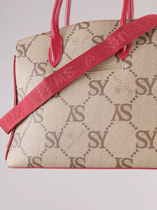 Sweet Years Logo Tote Bag red beige, eine strukturierte Handtasche aus monogrammiertem Canvas mit roten Lederriemen, abnehmbarem Schultergurt und Fronttasche mit Reißverschluss, Größe 40x30x14 cm.
