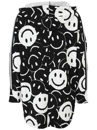 Doris Streich Shirt 349146 schwarz/weiß, Rückansicht: Langes, lässiges Sweatshirt mit Kapuze, Allover-Spray-Optik-Smiley-Print, Streifenbänder an den Ärmeln, elastisches Material für hohen Tragekomfort.