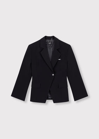 ALIX Fitted Blazer black: Einreihiger, taillierter Blazer mit klassischem Revers, Schulterpolstern, und Brust Artwork. Flap-Taschen an den Hüften, ideal für vielseitige Outfits.
