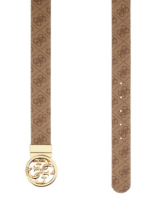 GUESS Belt Noelle LTL mit tanfarbenem Canvas-Riemen, bedruckt mit kleinem 4G-Logomuster. Runde, goldfarbene Schnalle mit ineinandergreifenden Initialen. Verstellbarer Gürtel, 3,5 cm breit.