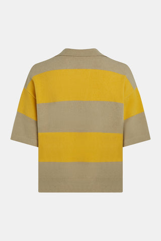 Penn&Ink Sweater Stripe B399 pepper/bamboo im modernen Streifendesign mit breiten horizontalen Streifen und klassischem Polo-Kragen, kurzärmelig und lässig geschnitten, ideal für sommerliche Casual-Outfits.