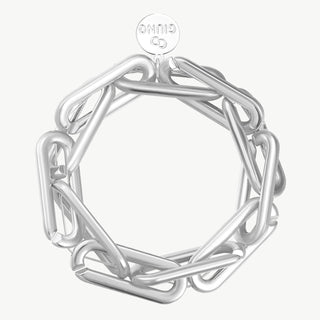 Das OFF#DLY Gliederarmband ACE334 silver shiny zeigt chunky, silberfarbene „Paperclip“-Kettenglieder mit rundem GIUNO-Tag, ideal als vielseitiges Schmuckstück.
