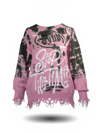 #VDR Pulli 19158 khaki pink: Langärmeliger, distressed Pullover mit Crew-Neck und dunklem Batik-Effekt, großem weißen Slogan „Stop The Time“ und ovalem „Savior by the Mind“-Grafik auf der Brust.