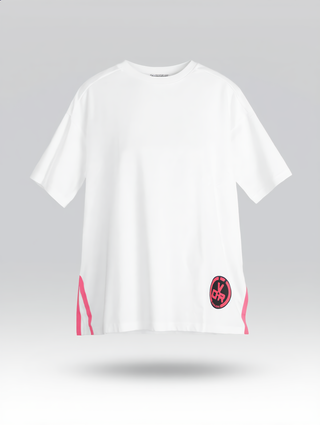#VDR T-Shirt 19024 white, weißes, oversize T-Shirt mit Crewneck, pinken Streifen an der Seite und kleinem, runden Grafik-Detail vorne rechts. Dropped Shoulders für lässigen Look.