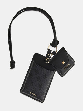 GUESS 4G Logo Handybag CMT: Schwarzes Lederimitat-Halsband mit goldener Hardware, zwei abnehmbaren Haltern, einem offenen Monogramm-Pouch für Handy und Karten, plus passender Druckknopf-Mini-Geldbörse, beide mit GUESS-Logo.