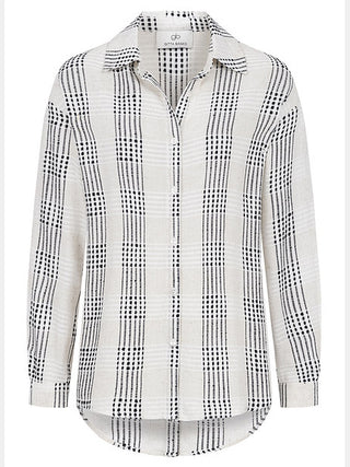 Gitta Banko Bluse Carrie sand check: Langarmbluse mit klassischem Kragen, Knopfleiste vorne und hinten, feinem grafischen Muster. Luftiger Stoffmix aus Viskose und Leinen, lockerer Schnitt, verlängerte Rückenpartie.