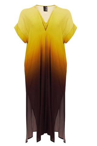 Mat Dress 8101.7078 in blassem Gelb, ein gelbes und braunes Kleid mit V-Ausschnitt, gefertigt aus 100% Viskose. Ideal für einen lässigen Look.